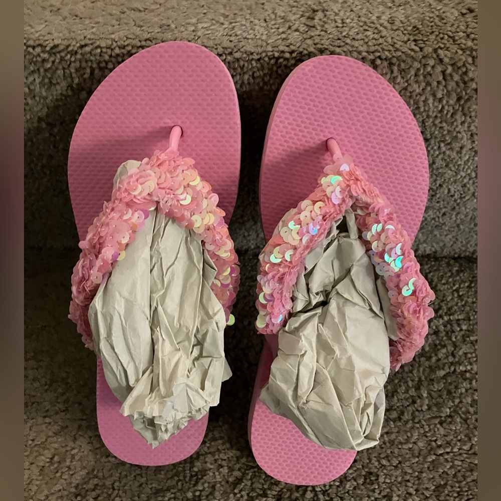 NWOT OLD NAVY Pink Sequined Flip Flops Size 7